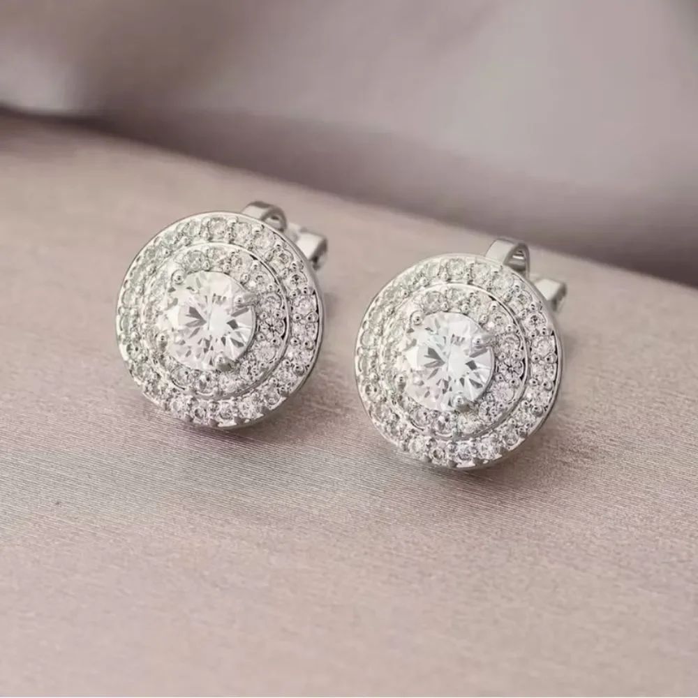 🔹 NEW Dazzling & Sparkling Silver Crystal Clip On Earrings 🔹 - Picture 3 of 5